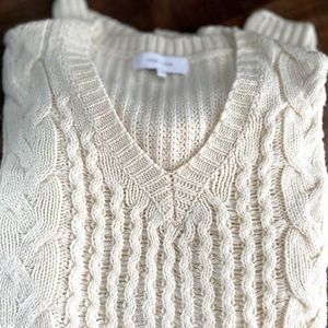 Cozy cream John & Jenn oversized cable knit sweater/tunic size large